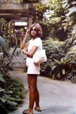 Connie_1982_01.jpg