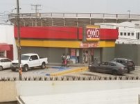 Tijuana_7-11 with armed guards_02.jpg