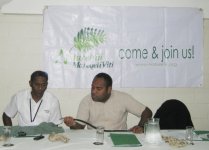 Bagging practice hosepipe snake Nature Fiji banner.jpg